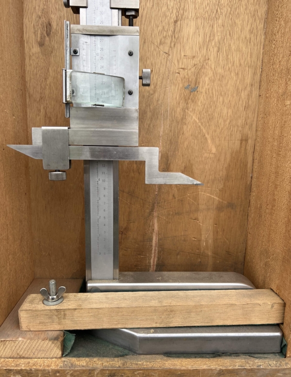 Mitutoyo Vernier Height Gauge 0-1000mm (0-40″) (Used) - Image 3