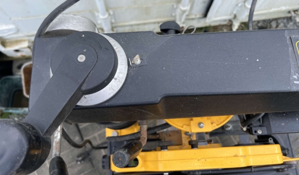 DEWALT DW720 Radial Arm Saw  (Used) - Image 4
